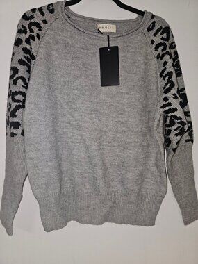 AMOLI Gray Leopard Sleeve Sweater - Size M/L - New with Tags
